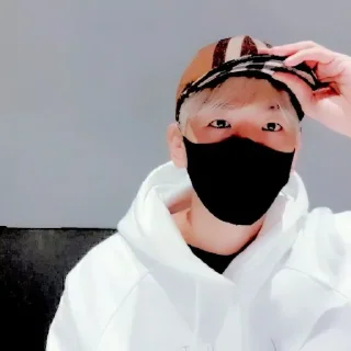 Sticker from 𝐁aekhyun 𝐒oft 𝐏sd by @blcmoonk