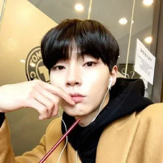 🎧 emoji Hwang in yeob @nnthqn Telegram sticker 7 of 53