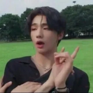 🤨 emoji random hyunjin! @traykieds Telegram sticker 5 of 40