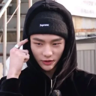 🤨 emoji random hyunjin! @traykieds Telegram sticker 15 of 40