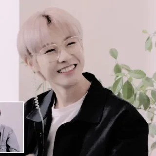 🦊 emoji ◜huang renjun ! ─ @petualangcilik Telegram sticker 21 of 22