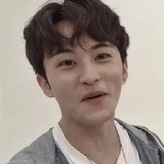 Sticker from — mark lee ˖࣪ ·﹆ @gicelyra