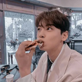 🎥 emoji Eunwoodark2byQuotekorea Telegram sticker 15 of 42