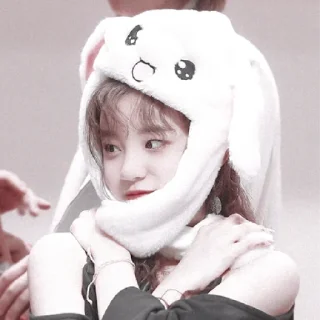 Sticker from song yuqi @araldya