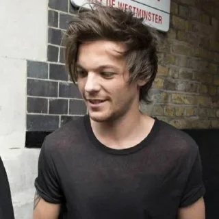 Sticker from Louis Tomlinson @stickersmania2