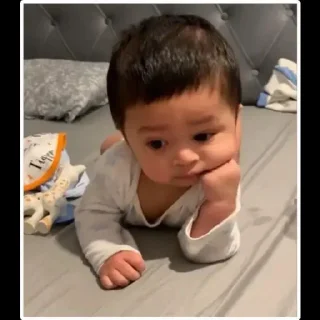 🤔 emoji Babies🥰 Telegram sticker 13 of 16