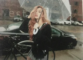☔️ emoji ~ Rose Blackpink for Madina Telegram sticker 18 of 41