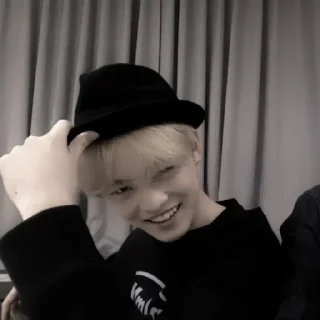 Sticker from ៸ zhong chenle ⭞ @neozan