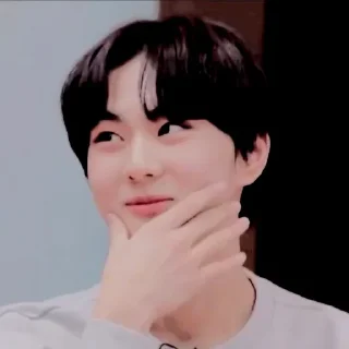 Sticker from ࿂༴@crybier 𝐘ang 𝐉ungwon ✰໑