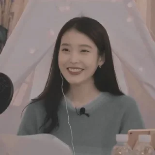 🌷 emoji LEE JIEUN ( IU ) 🌷┼ BY @FVCK00PRIDE Telegram sticker 17 of 50
