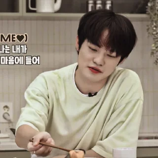 Sticker from [ 🐬 ] 종천러 :: @stickernct