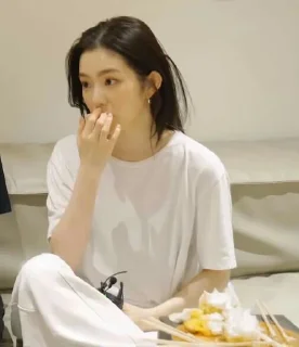🤔 emoji irene Telegram sticker 2 of 12