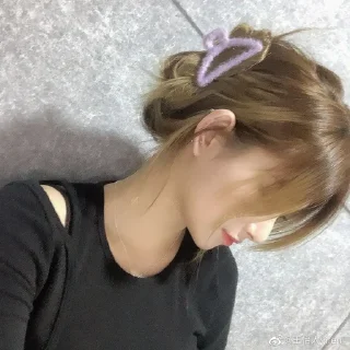 Sticker from Yiren