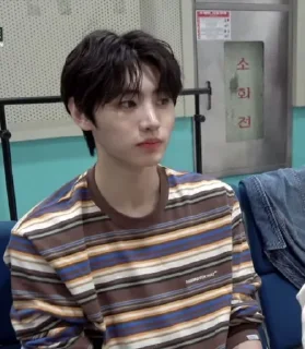 🐧 emoji Sunghoon Random Telegram sticker 23 of 40