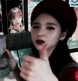 Sticker from nayya as jeon heejin - @y0urnayya