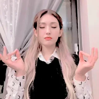 Sticker from ━Somi V2 ❴ @yourruby1 ❵