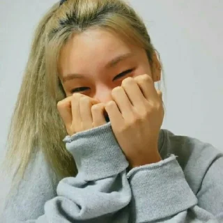 🦚 emoji hwang yeji @paketpuan Telegram sticker 11 of 101