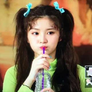Sticker from 🧚‍♀️:: yiren | @ngeuwu