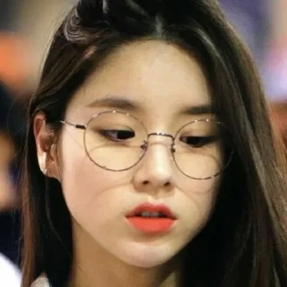 Sticker from Jeon Heejin · @liachy