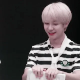 Sticker from huang renjun @stickernct