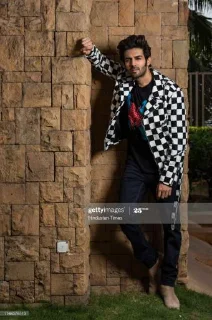 🎭 emoji Kartik Aryan @actor_sticker Telegram sticker 13 of 50