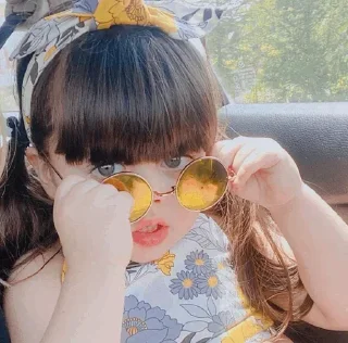 ✨ emoji @shrishtisingh>⁠.⁠<🍁🍃🤍 — Telegram sticker 10 of 120