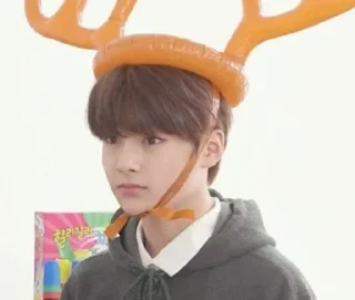 Sticker from jeongin mood by @O1LILFOXIE