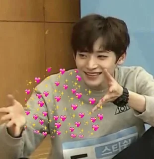Sticker from produce x 101 meme @monfichier