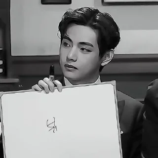 Sticker from ☆ tae.bnw — @jeonvo.cøm