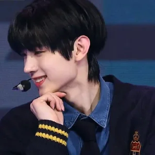 🧊 emoji ꜆꜄꜆ ⌕ @crybier park sunghoon  ོ Telegram sticker 10 of 100