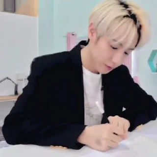 Sticker from Renjun - @fckbadgirl