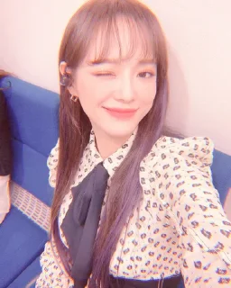 🌸 emoji kim sejeong by @vcnillass Telegram sticker 4 of 36