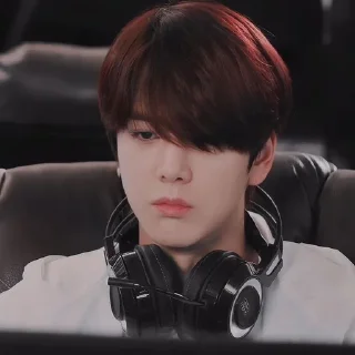 🥐 emoji Kim Younghoon by @TheBoyzSticker Telegram sticker 23 of 70
