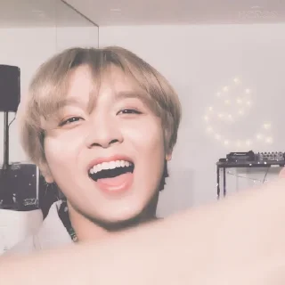 Sticker from haechan @nctdreamstiker