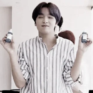 Sticker from ⋆ lee haechan ⋆ @pradaskirts