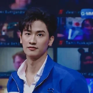 🗿 emoji 【Tay Tawan】— 🦅🗞 `s. @KOCOKNDASE Telegram sticker 21 of 50