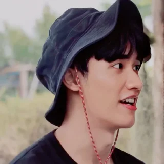 🗿 emoji 【Tay Tawan】— 🦅🗞 `s. @KOCOKNDASE Telegram sticker 10 of 50