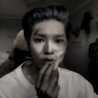 🍷 emoji lee taeyong @JANEKIMBBY Telegram sticker 20 of 120
