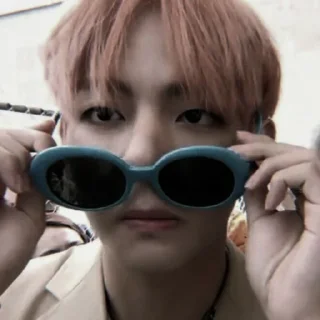 Sticker from @ZCKYX AS TAEHYUNG [V.2]