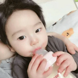 🍼 emoji Cute babies pack part 2 @sparkling_vibes Telegram sticker 15 of 40