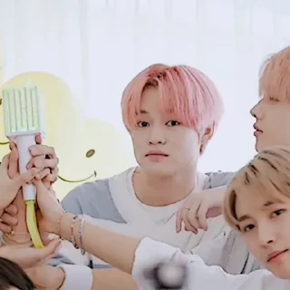 Sticker from ꩜. chenle by @stickernct