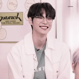 Sticker from @ZCKYX AS DOYOUNG