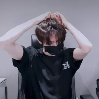 🖤 emoji sunghoon<3 @kpopstickerrandom Telegram sticker 12 of 25