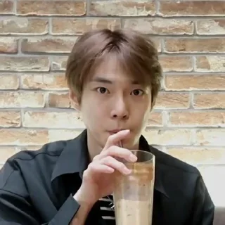 🤡 emoji doyoung reaction；@honeypies Telegram sticker 13 of 40