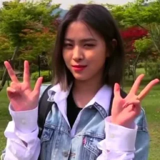 🦋 emoji nadya as ryujin ❀ @roleplayersticker Telegram sticker 10 of 23