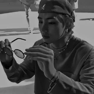 Sticker from KMTAEHYUNG V.2 @leviosastory