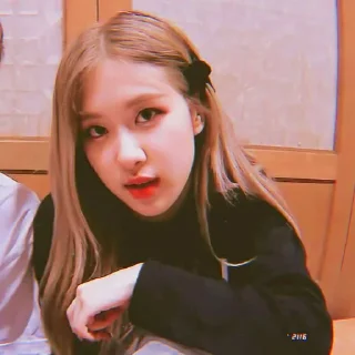 Sticker from rosé；@honeypies