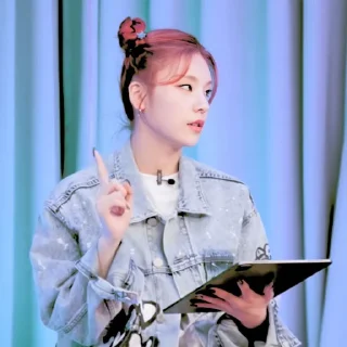 🧃 emoji `𝐘eji • @werebeautiful Telegram sticker 24 of 28
