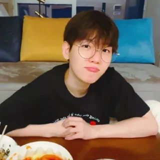 🤍 emoji 〔 Baekhyun ⋆ @KOCOKNDASE 〕 Telegram sticker 11 of 21