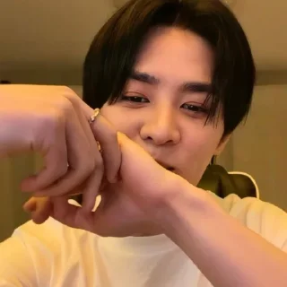 🦅 emoji Qian Kun by @stickernct Telegram sticker 17 of 30